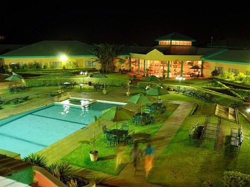 Crossroads Hotel ليلونغوي المظهر الخارجي الصورة