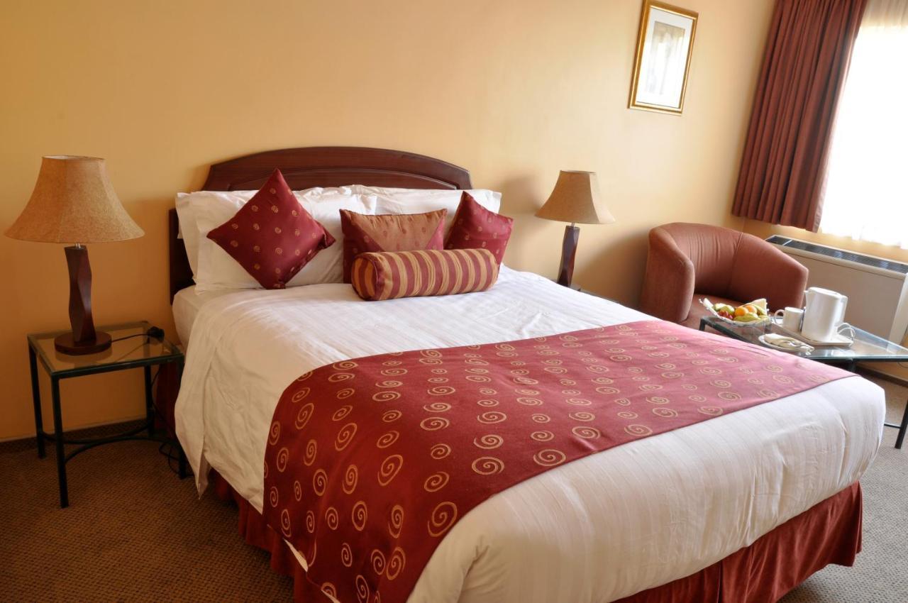 Crossroads Hotel ليلونغوي المظهر الخارجي الصورة