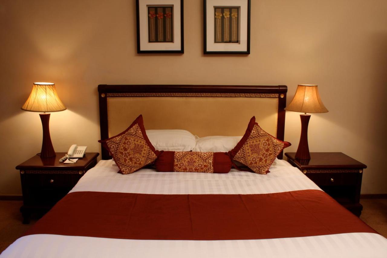 Crossroads Hotel ليلونغوي المظهر الخارجي الصورة