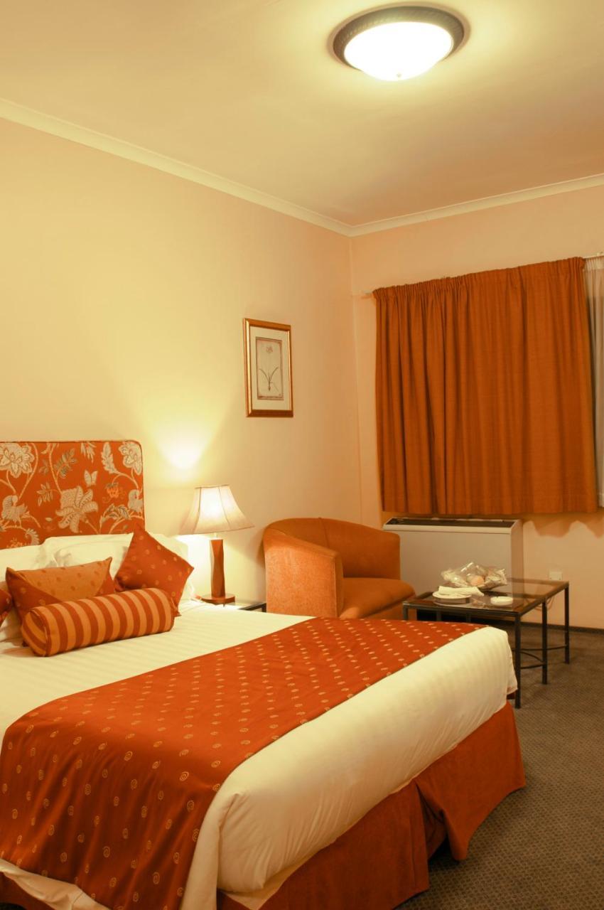 Crossroads Hotel ليلونغوي المظهر الخارجي الصورة