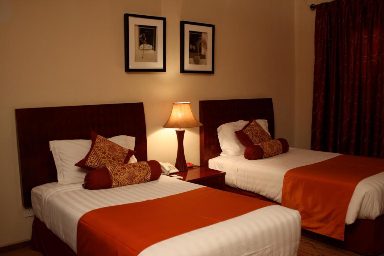 Crossroads Hotel ليلونغوي المظهر الخارجي الصورة