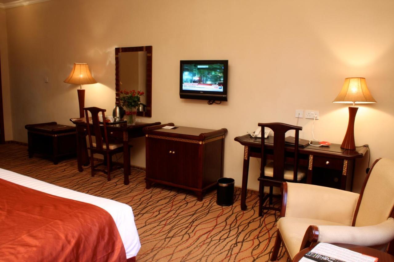 Crossroads Hotel ليلونغوي المظهر الخارجي الصورة
